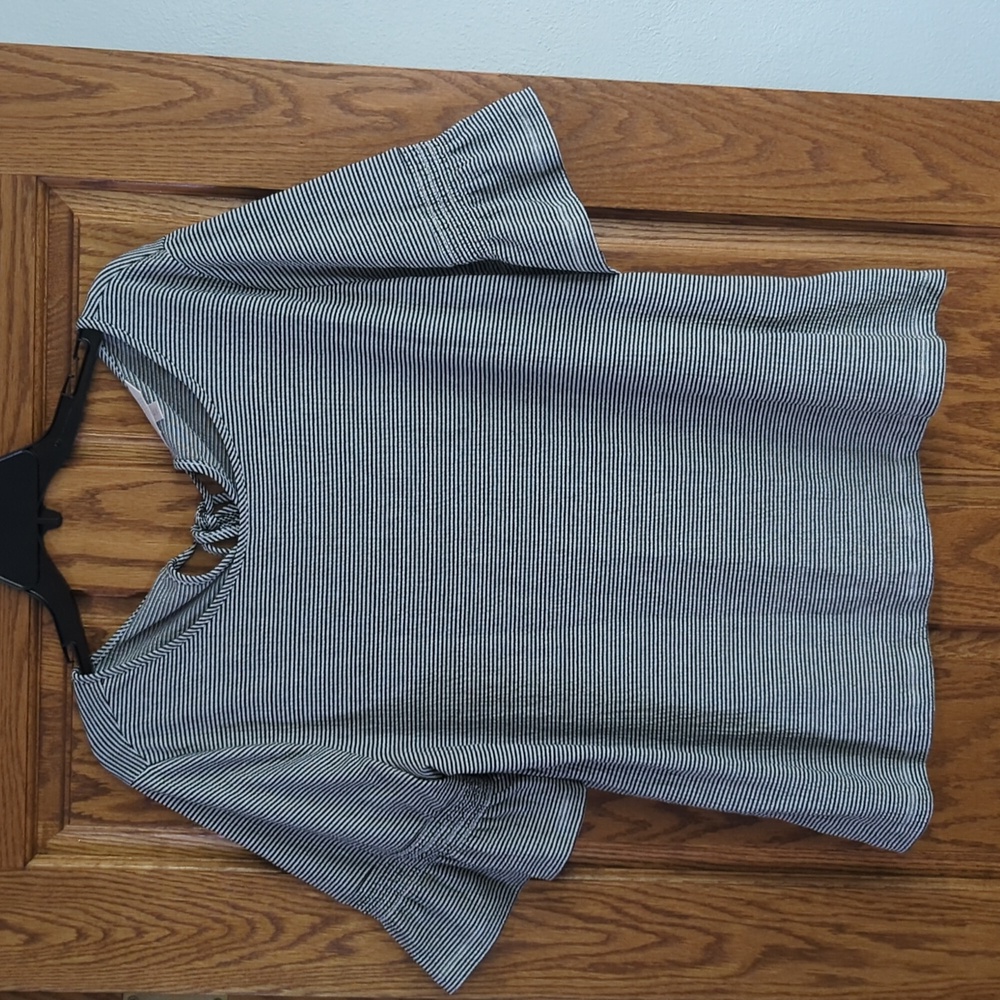 LC Lauren Conrad flutter sleeve top
